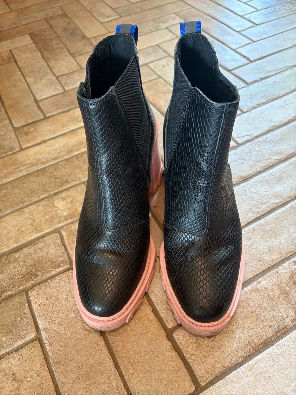 Sorel Black Chelsea Platform Ankle Boots with Pink Sole